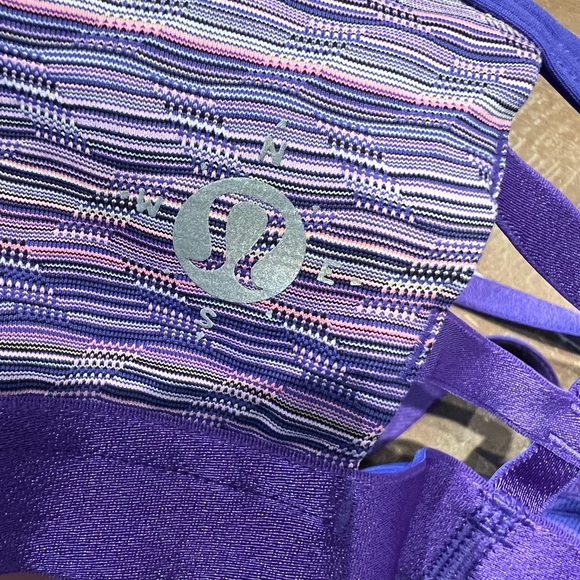 💜 Lululemon *Rare* Limited Edition Purple Wanderlust Shala Bra - Picture 8 of 8